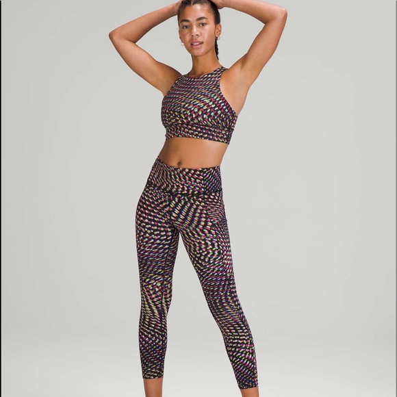 SeaWheeze Fast and Free High-Rise Tight 25"
To The Beat Raspberry Multi - Picture 5 of 5